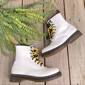 DR. MARTENS 1460 8 eye smooth boot white size 7